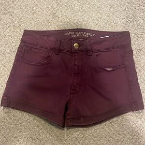 AMERICAN EAGLE Hi-rise Shortie size 8. Color is maroon.